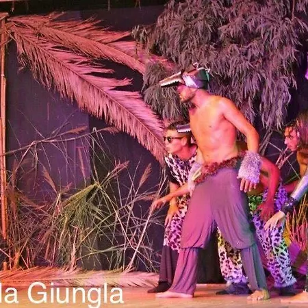 Villaggio Club Le Ginestre Hotel *