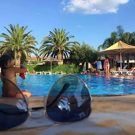 Villaggio Club Le Ginestre Hotel